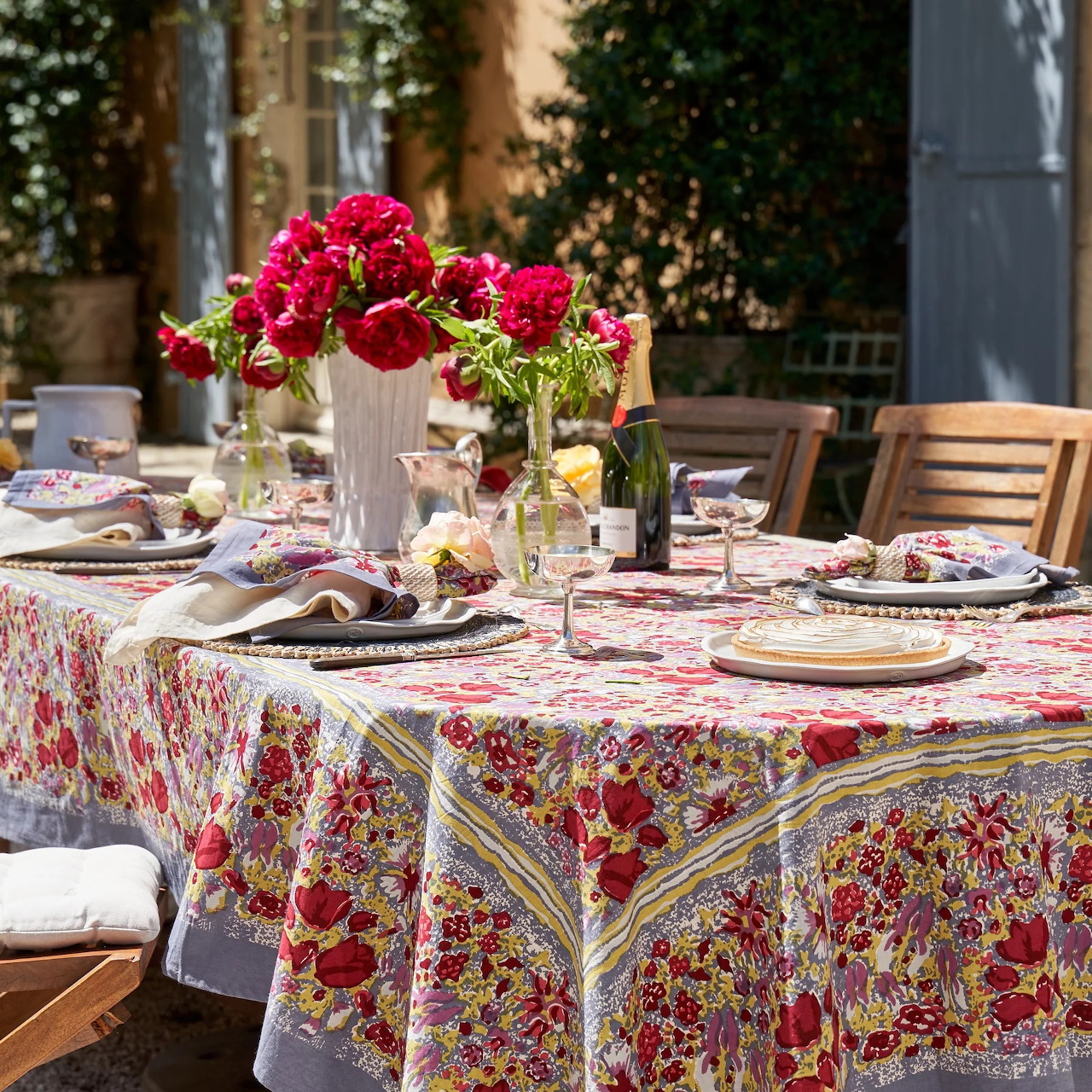 Al Fresco Dining