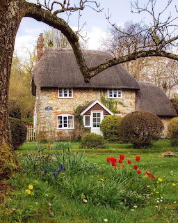 English Thatched Cottage Garden