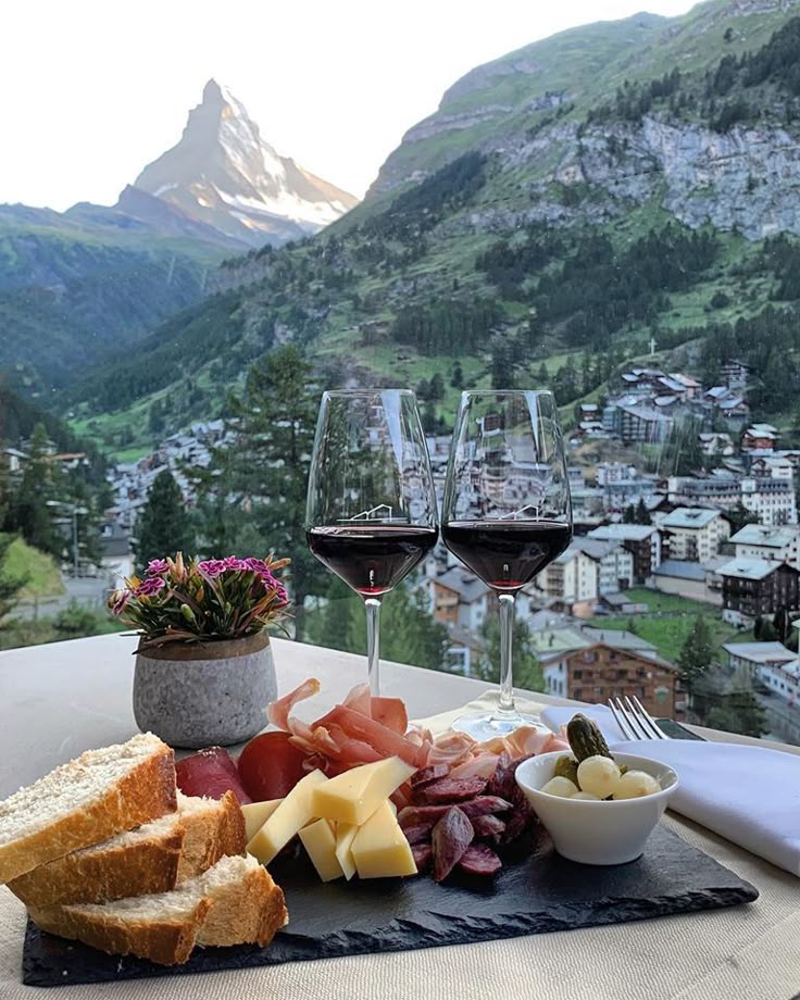 Lunch with Matterhorn View