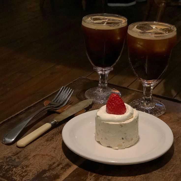 Coffee and Strawberry Cake
