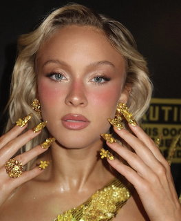Zara Larsson Gold Outfit