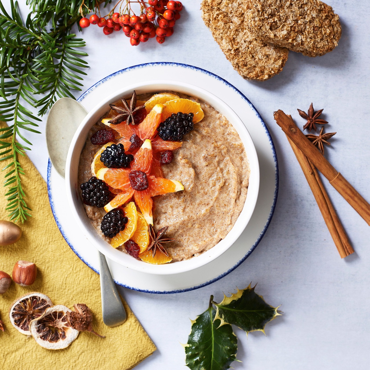 Oatmeal with Fruit and Spices
