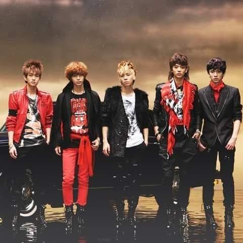 SHINee K-pop Boy Group
