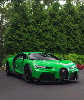 Green Bugatti Chiron Supercar