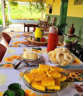 Bolo de Milho Table Spread