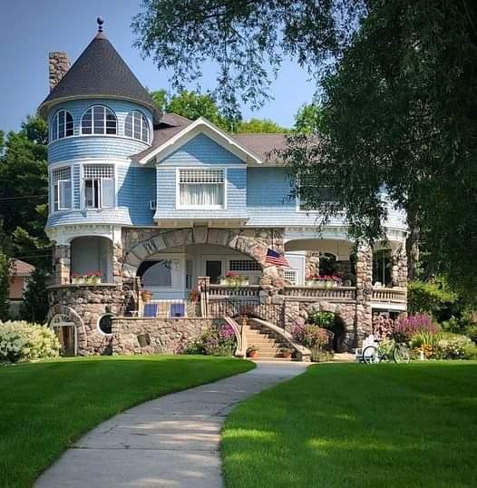 1920s Country House