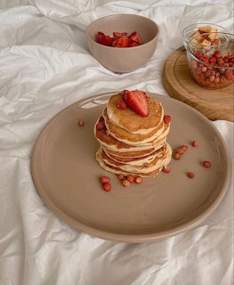 Pancakes with Strawberries