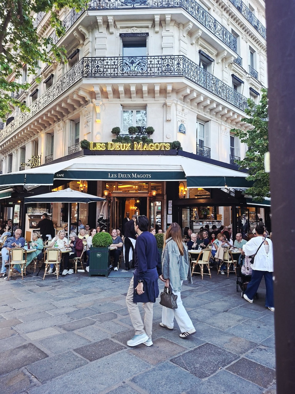 Les Deux Magots Cafe