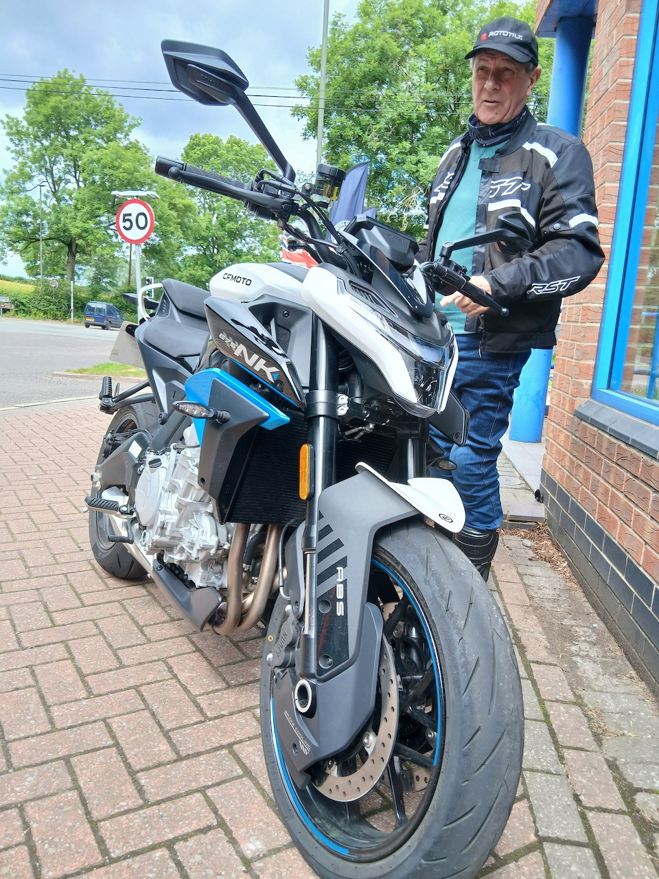 CF Moto 675 NK Motorcycle