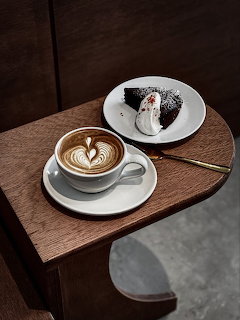 Latte Art Chocolate Cake
