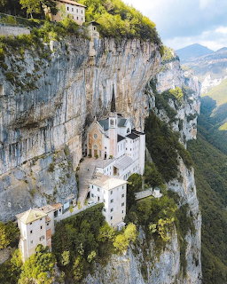 Madonna della Corona