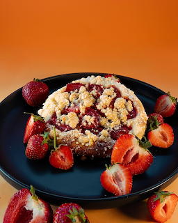 Strawberry Crumble Dessert