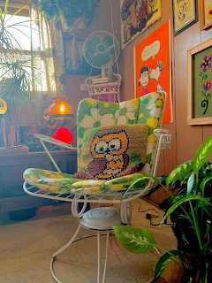 Retro Chair With Owl Pilow