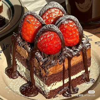 Strawberry Chocolate Cake