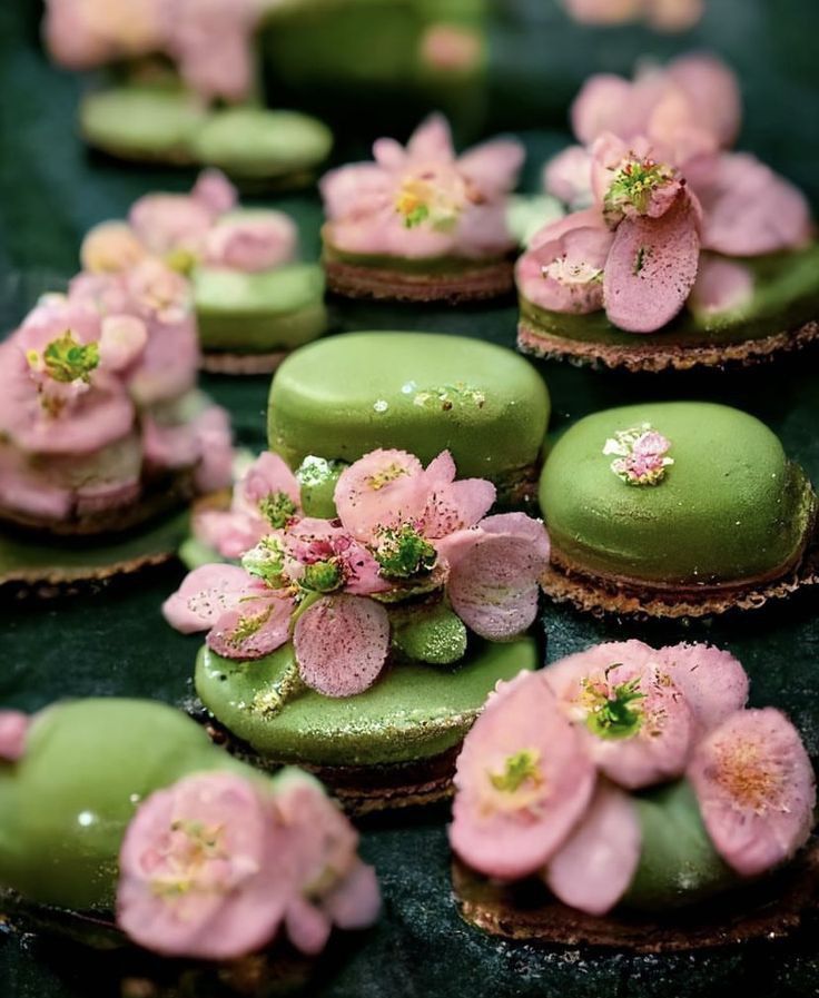 Matcha Flower Macarons