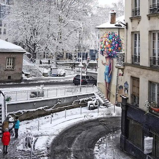 Bubble Hair Snow Mural