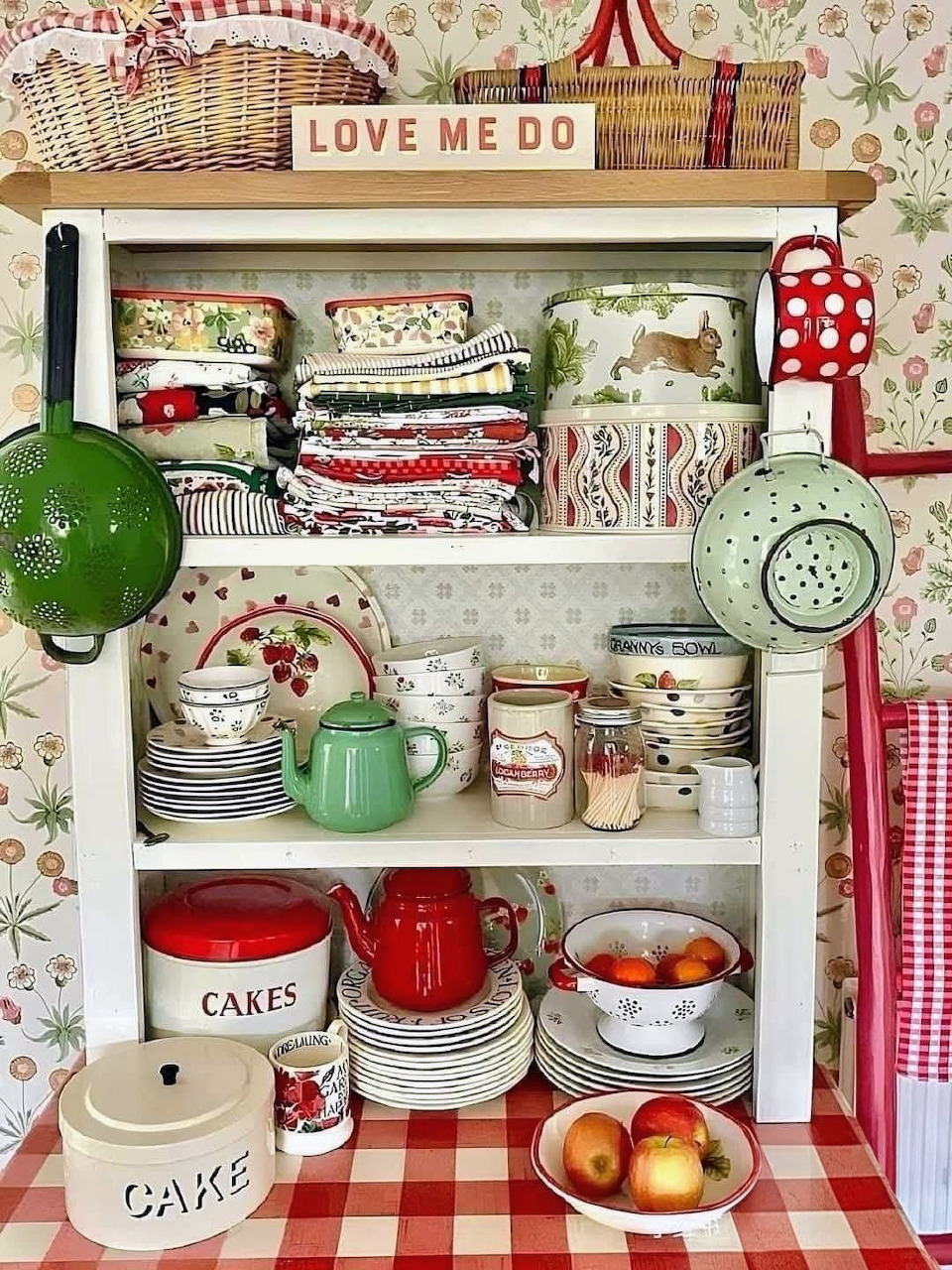 Vintage Kitchen Decor