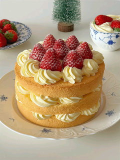 Strawberry Cream Layer Cake