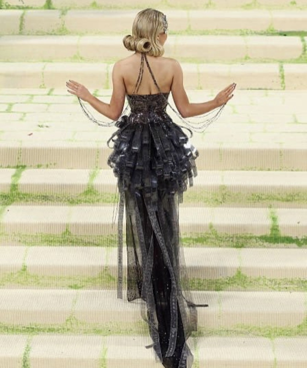 Sabrina Carpenter Met Gala Dress