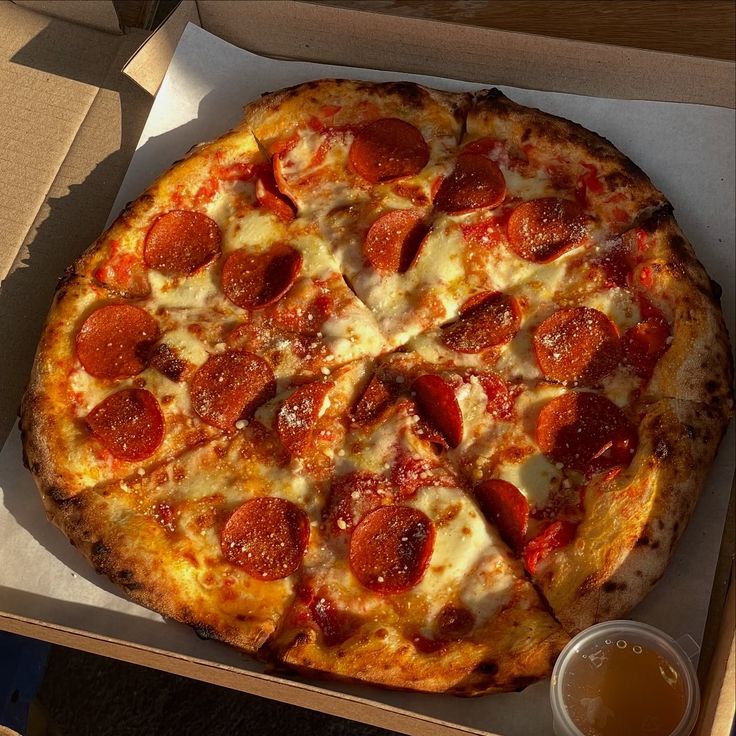 Peperoni Pizza in Box