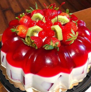 Strawberry Kiwi Gelatin Cake