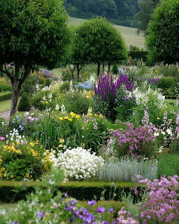 English Cottage Garden