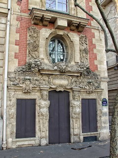 Paris Quai Célestin Façade