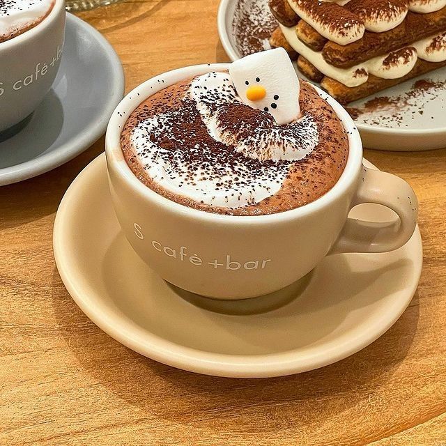 Hot Chocolate with Marshmallow Snowman