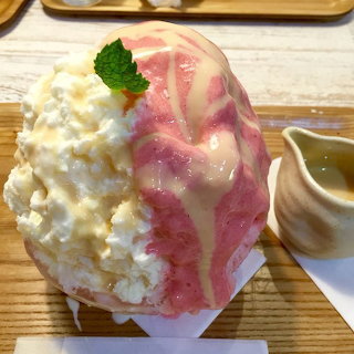 Strawberry Shaved Ice Dessert
