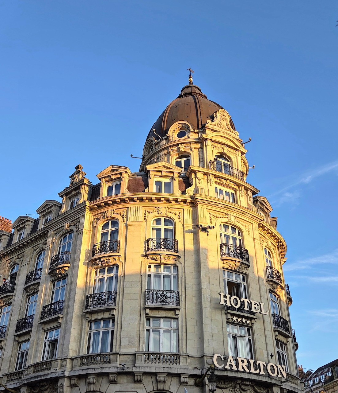 Hotel Carlton Building