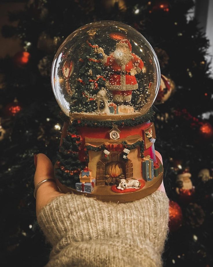 Christmas Snow Globe