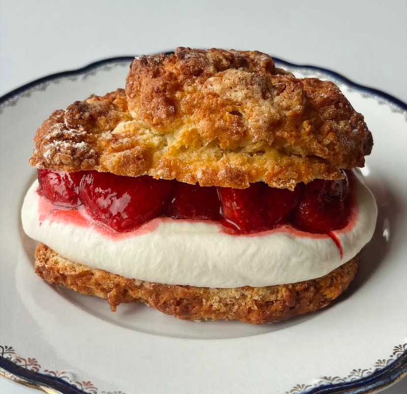 Strawberry Cream Cookie Sandwich