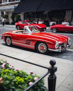 Classic Mercedes-Benz 300 SL Roadster