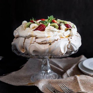 Pavlova Meringue Cake