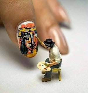 Miniature Painter on Fingernail