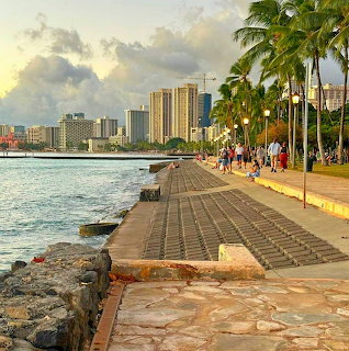 Waiki Beach Promenade