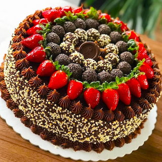 Chocolate Cake with Strawberries