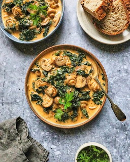 Mushroom Spinach Curry Bowl