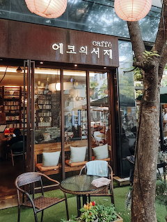 Seoul Café Exterior
