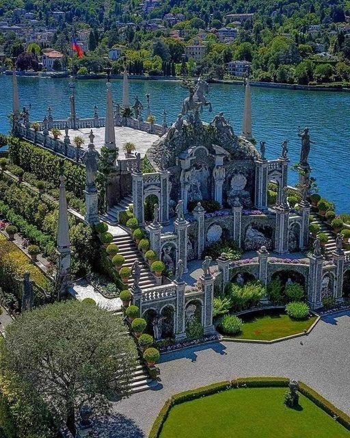 Isola Bella Palace Garden