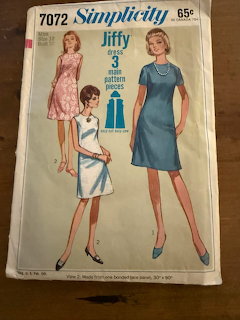 Vintage Simplicity 7072 Jiffy dress sewing pattern with 1960s illustrated women in shift dresses