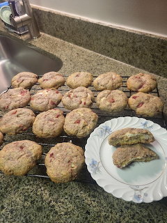 Strawberry Cheesecake Cookies