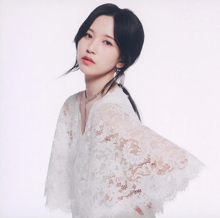 Mina Lace Portrait